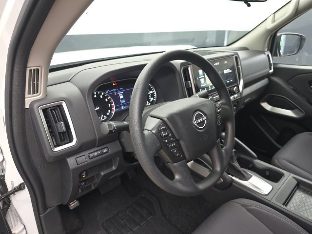 Used 2025 Nissan Frontier SV RWD image 14