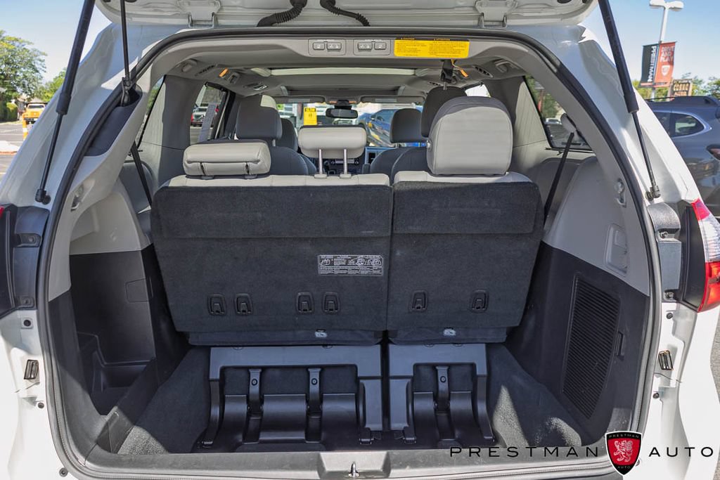 Used 2020 Toyota Sienna Limited FWD image 43