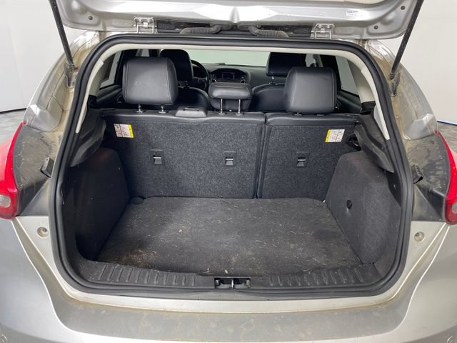 Used 2016 Ford Focus SE w/ Equipment Group 201A FWD image 14
