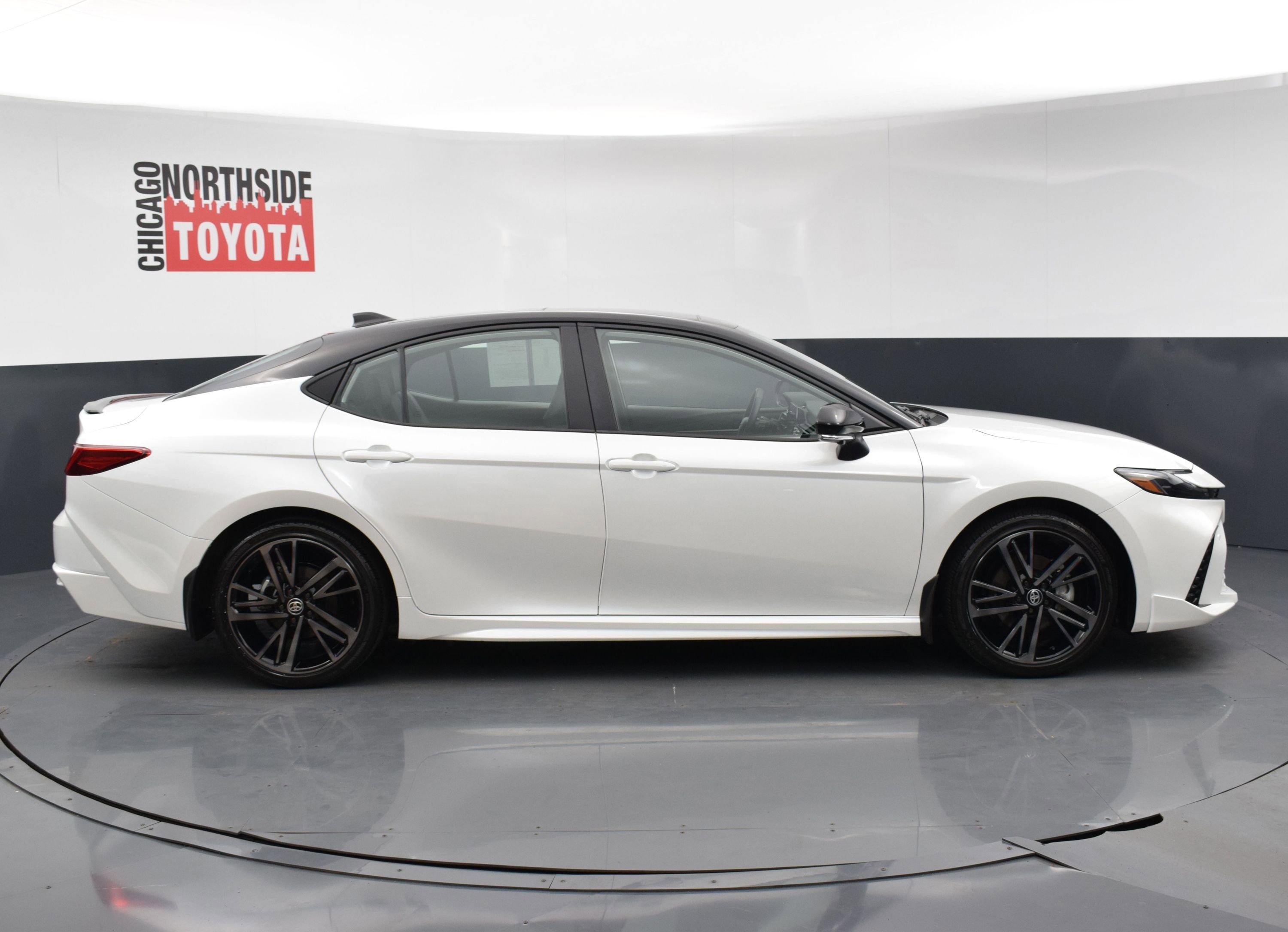 Used 2025 Toyota Camry XSE w/ Premium Plus Package AWD/4WD image 5