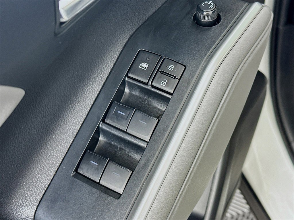 Used 2023 Toyota Highlander XLE image 21