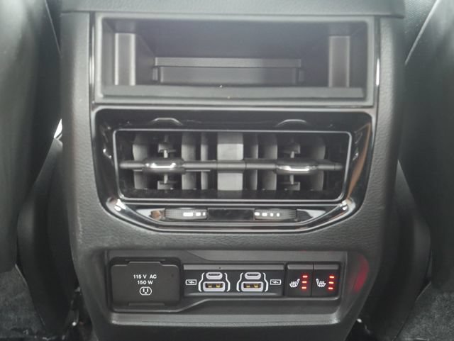 Used 2025 Jeep Grand Cherokee Overland w/ Luxury Tech Group IV AWD/4WD image 28