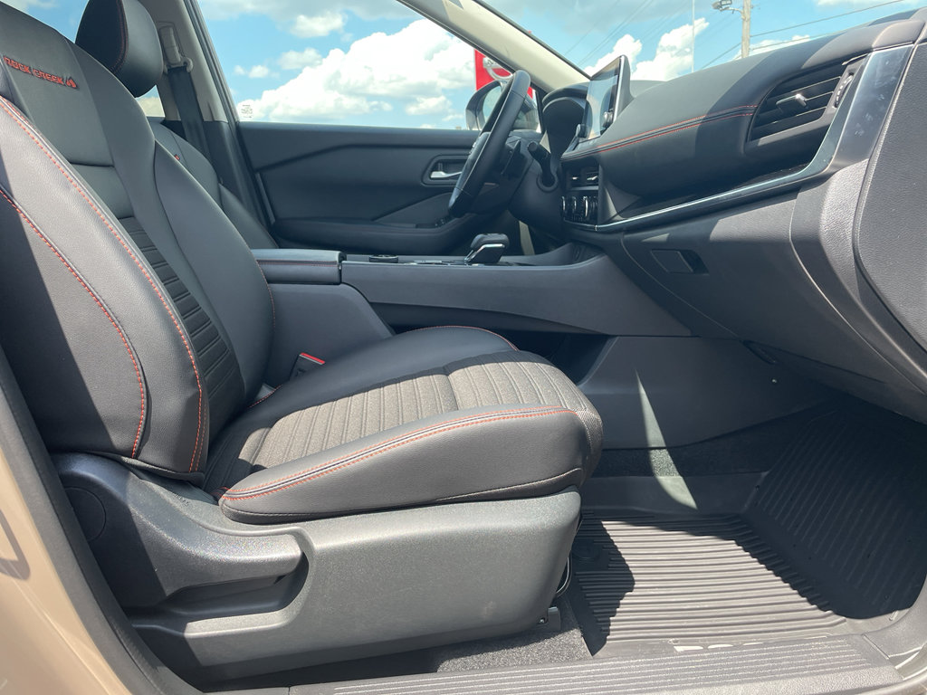 Certified 2025 Nissan Rogue SV image 23