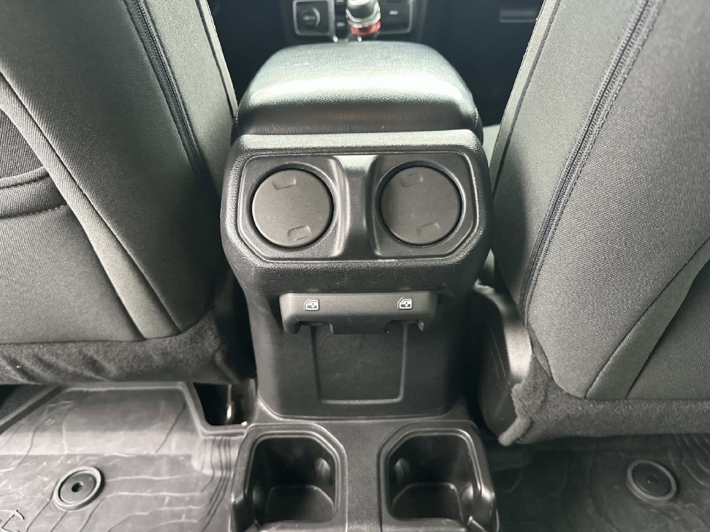 Used 2018 Jeep Wrangler Unlimited Sport S AWD/4WD image 13
