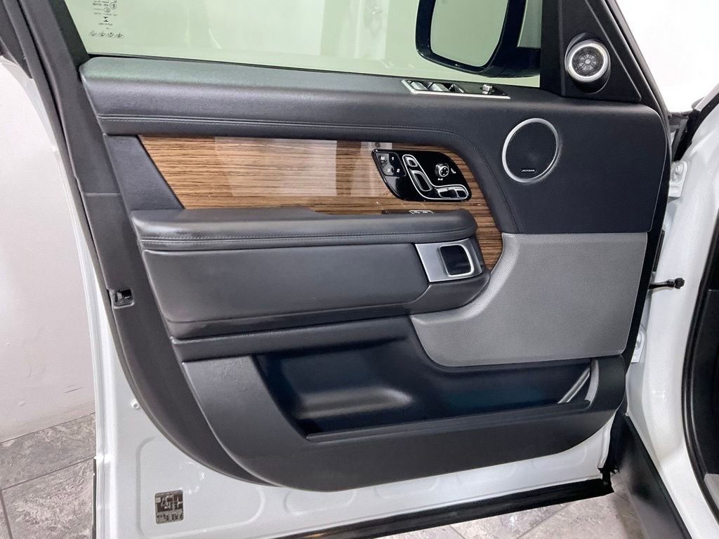 Used 2018 Land Rover Range Rover HSE image 35