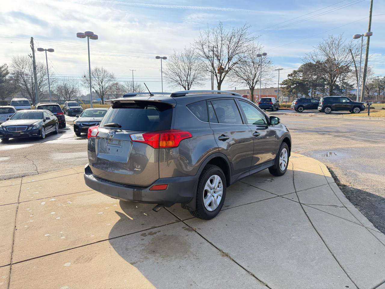 Used 2015 Toyota RAV4 LE image 5