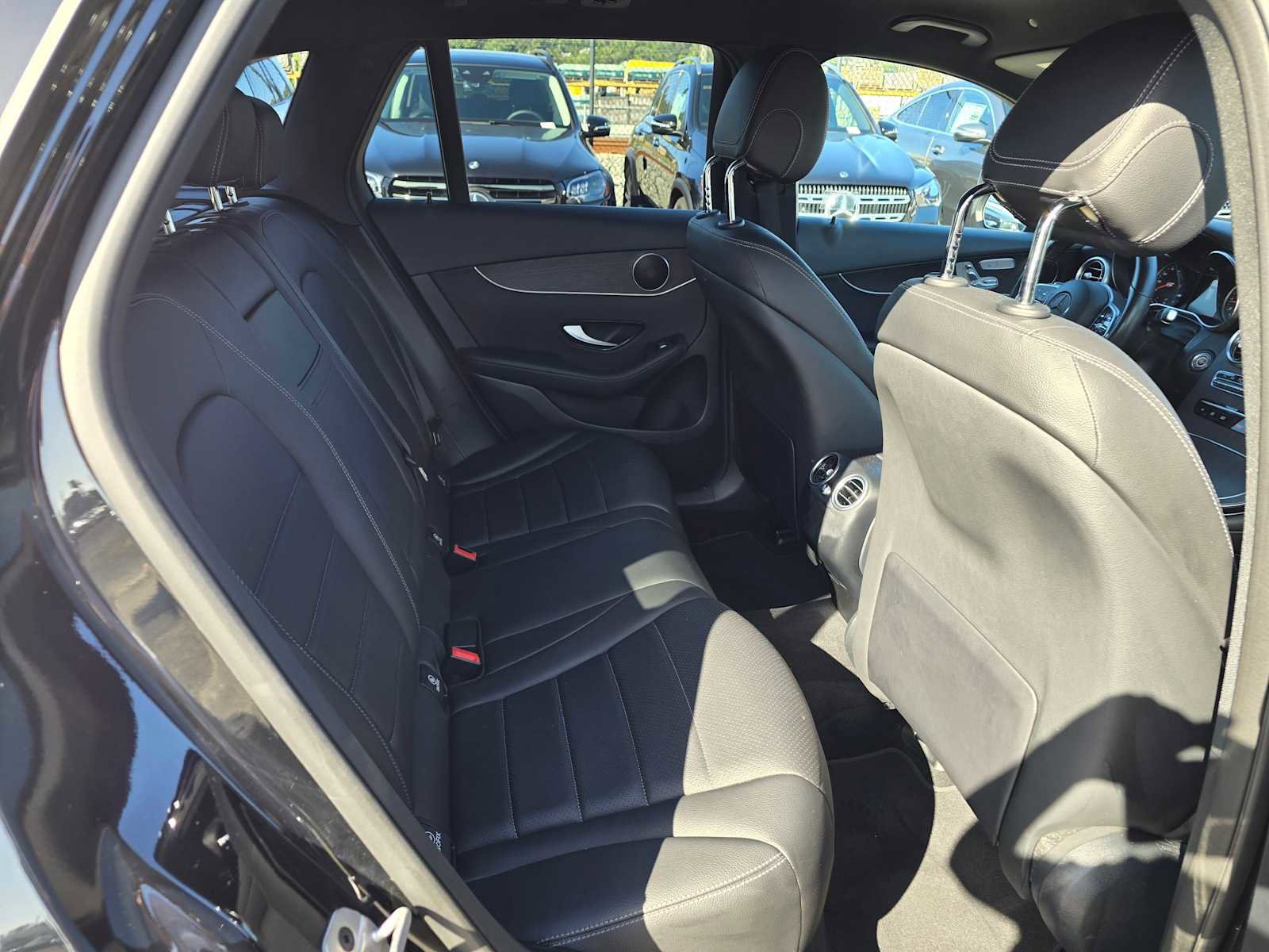 Used 2022 Mercedes-Benz GLC 300 4MATIC image 13