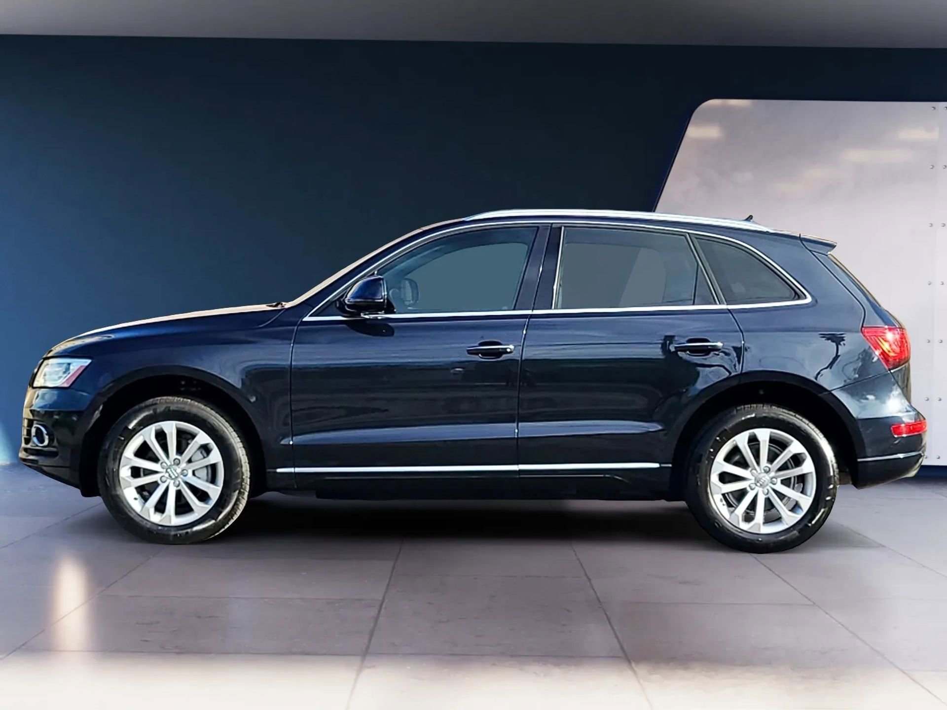 Used 2015 Audi Q5 2.0T Premium Plus w/ Technology Package image 2