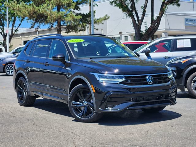 Certified 2024 Volkswagen Tiguan SE R-Line AWD/4WD image 1