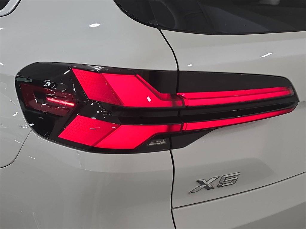 Certified 2024 BMW X5 xDrive40i w/ Parking Assistance Package image 31