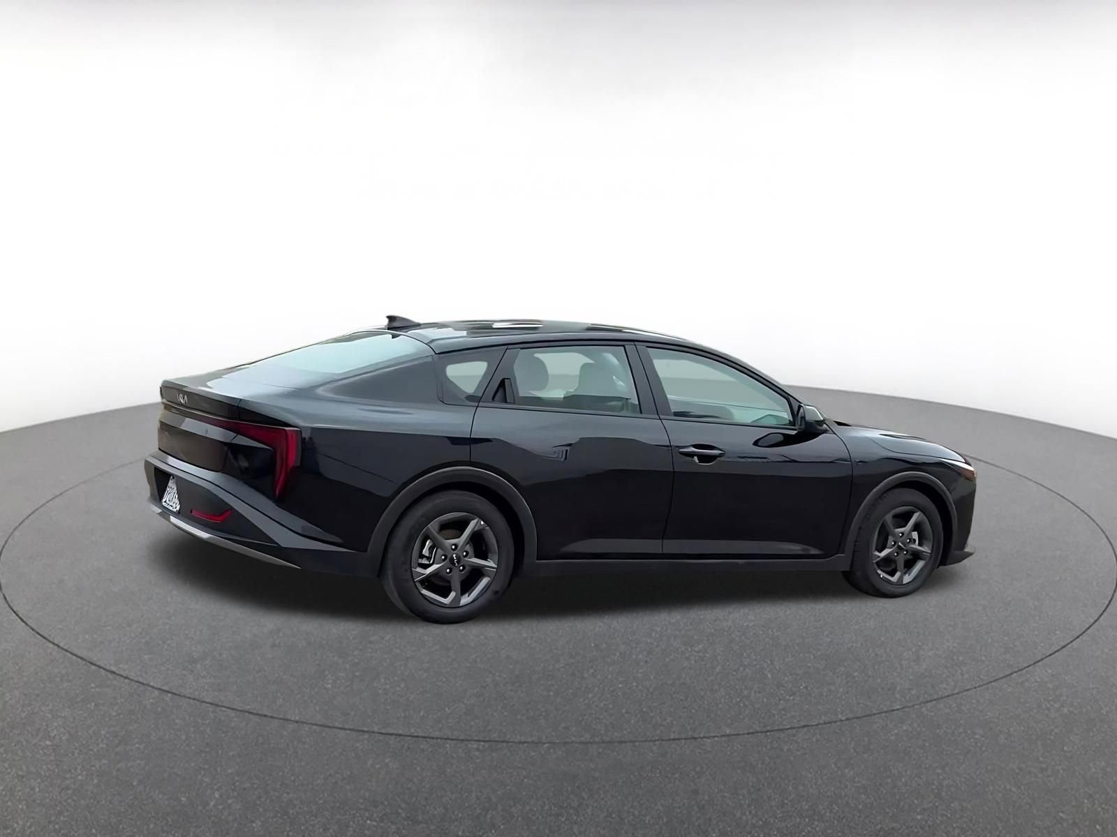 Used 2025 Kia K4 LXS image 14