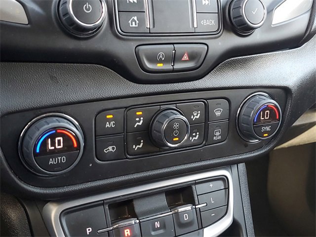 Used 2024 GMC Terrain SLT image 27
