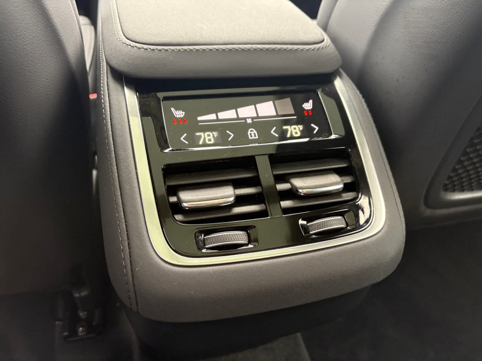 Used 2026 Volvo XC90 B6 Plus AWD/4WD image 16