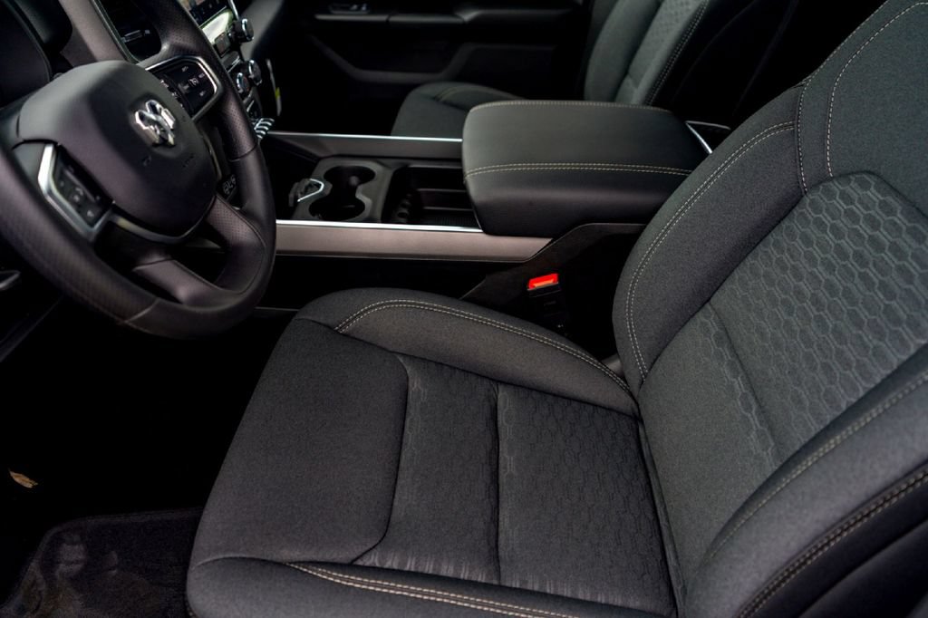 New 2026 RAM 1500 Express AWD/4WD image 11