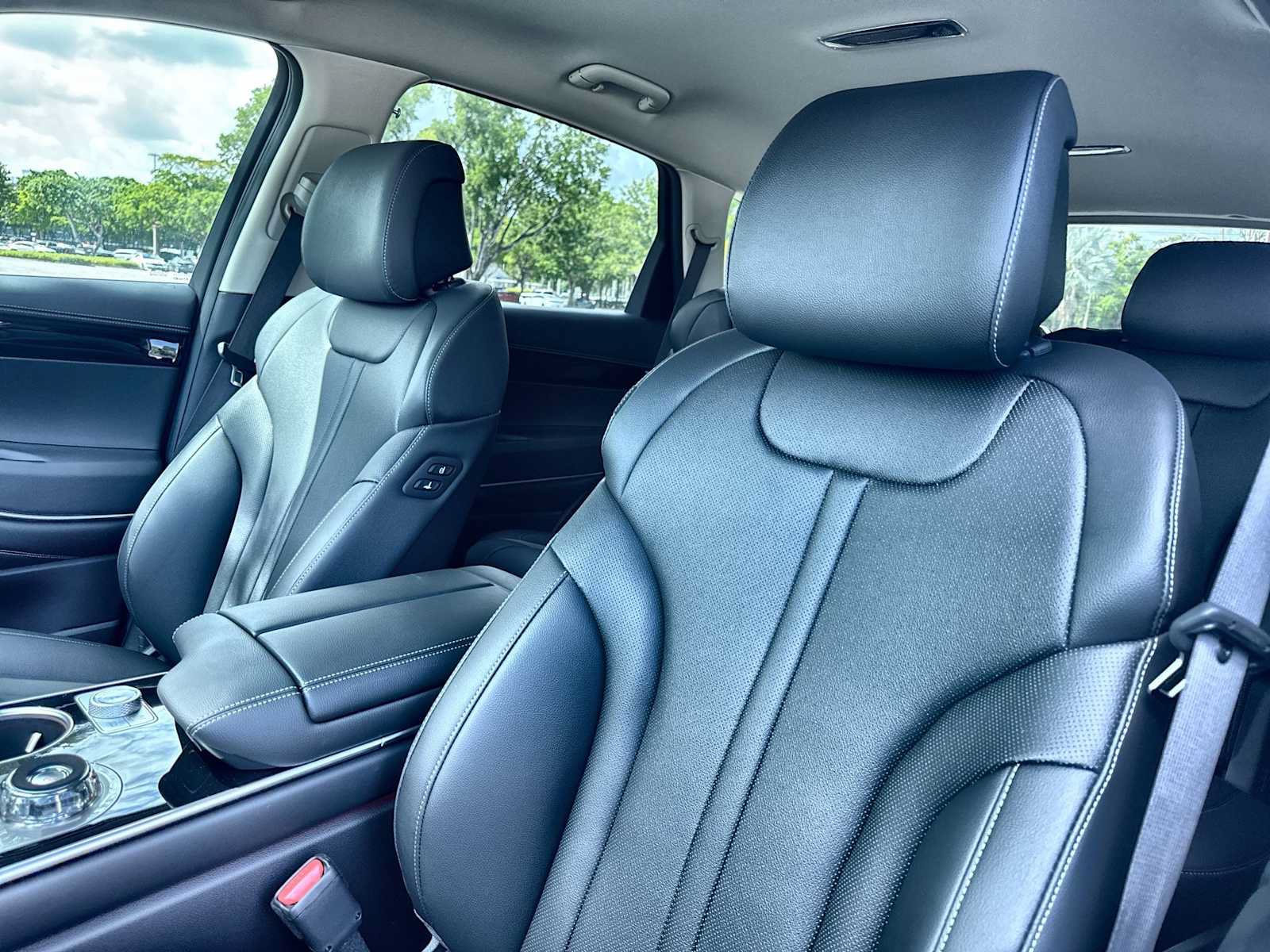 New 2026 Genesis GV80 2.5T RWD image 14