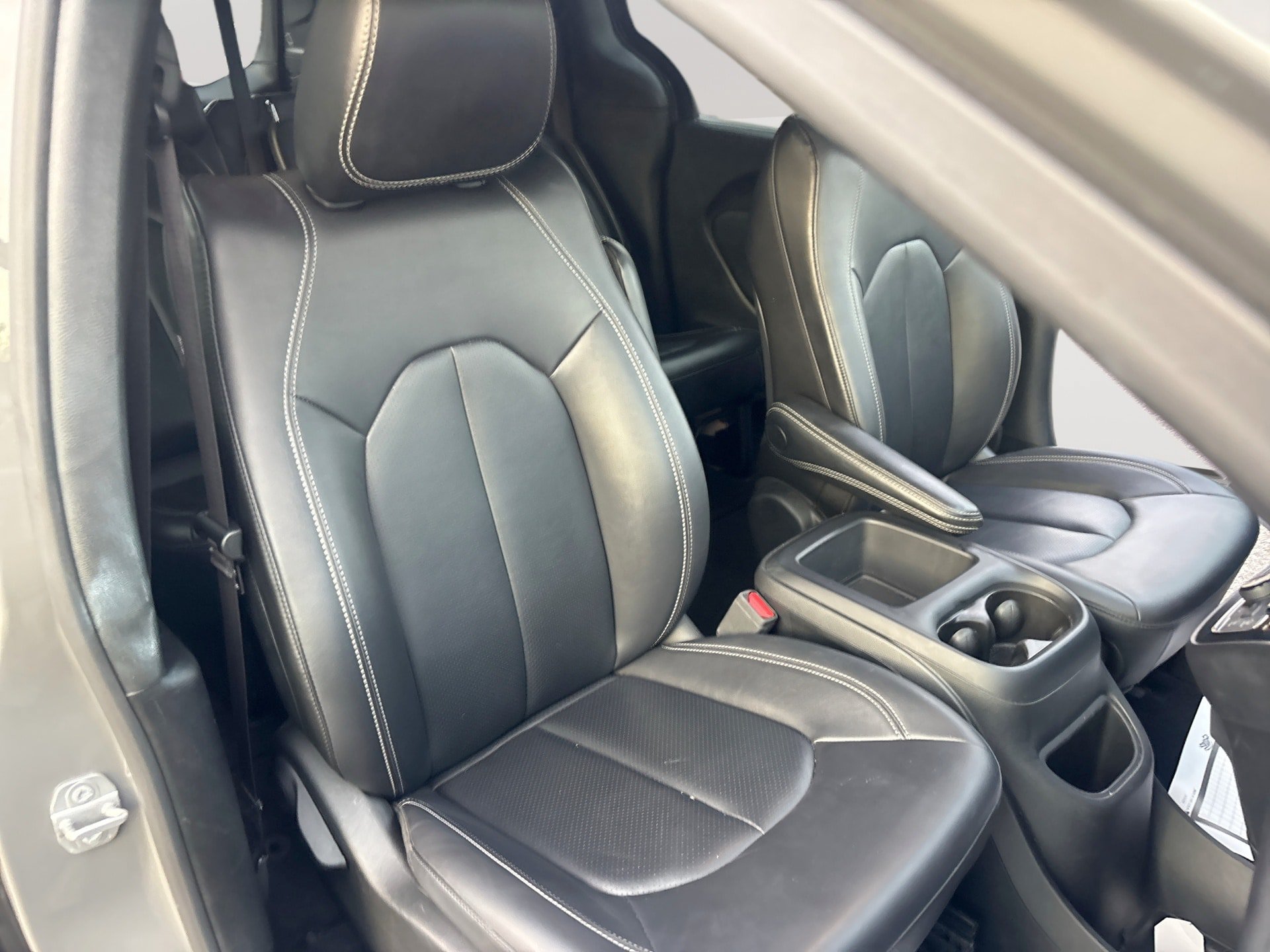 Used 2025 Chrysler Pacifica Select FWD image 27