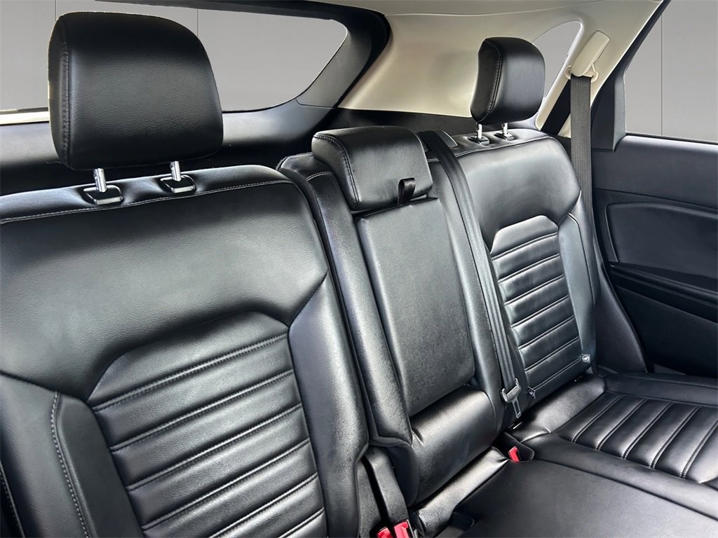 Used 2023 Ford Edge SEL image 18