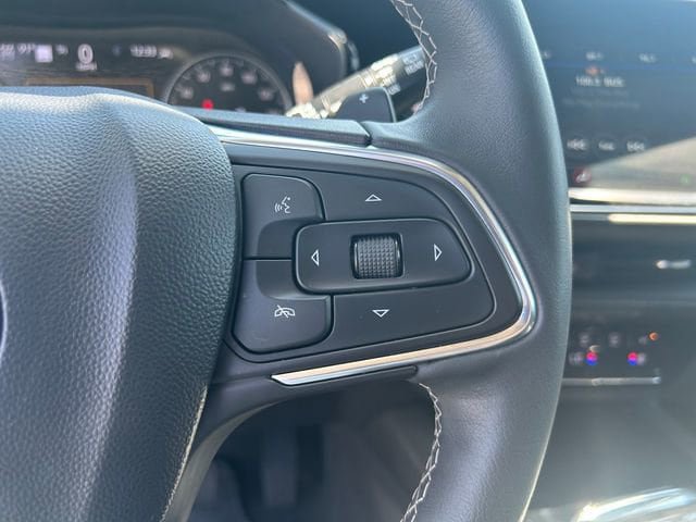 Used 2023 Buick Envision Avenir AWD/4WD image 25