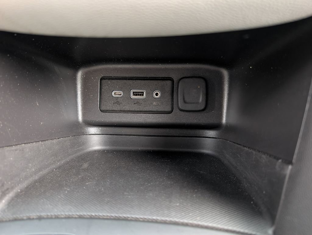 Used 2024 Chevrolet Equinox LS w/ LS Convenience Package image 26