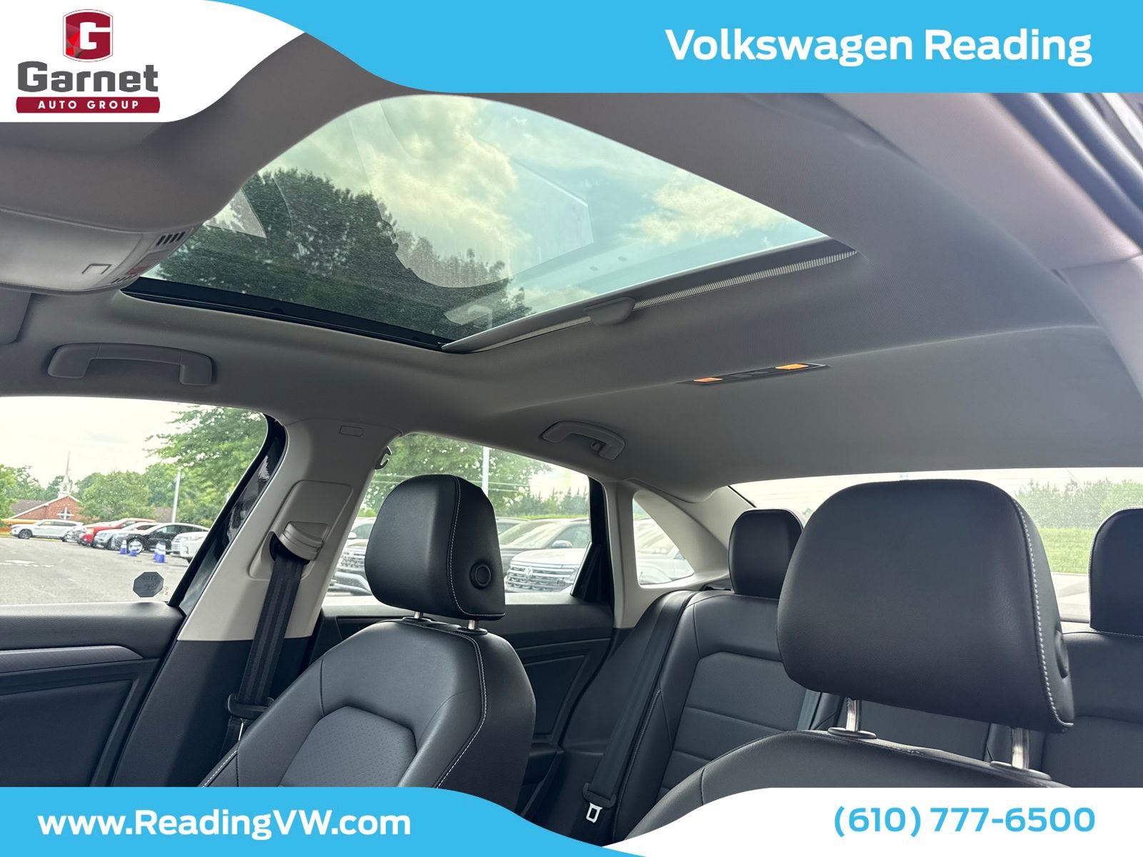 Used 2023 Volkswagen Jetta SE w/ Panoramic Sunroof Package FWD image 12