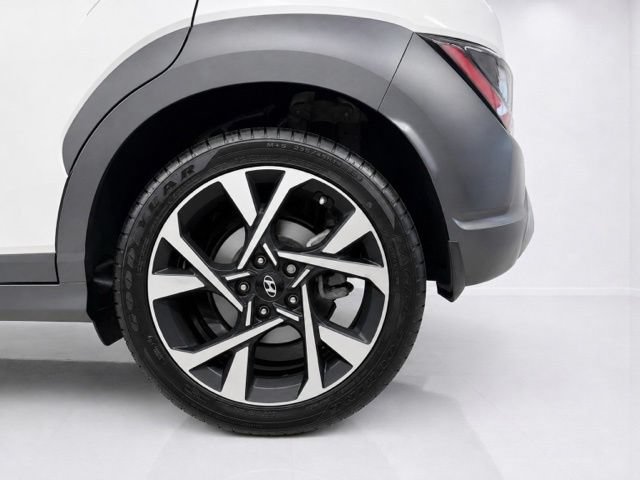 Used 2023 Hyundai Kona Limited AWD/4WD image 9