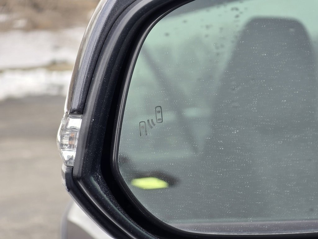 Used 2022 Toyota RAV4 XLE image 23