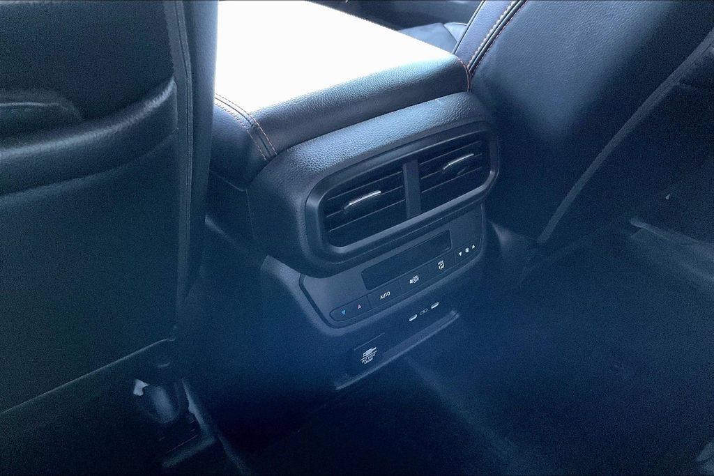 Used 2025 Honda Pilot TrailSport image 22