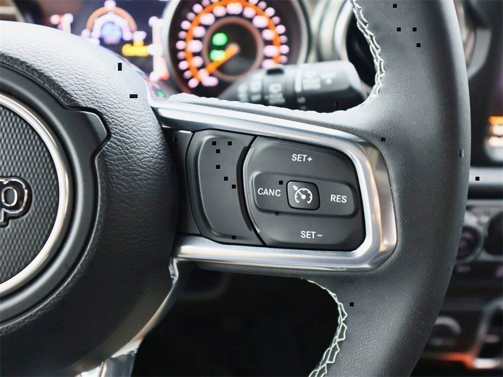 Used 2023 Jeep Wrangler Sahara image 26