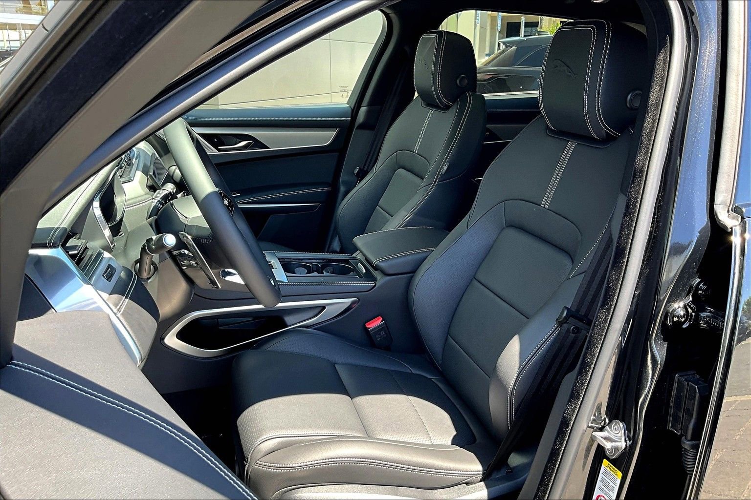 New 2026 Jaguar F-PACE R-Dynamic S image 9