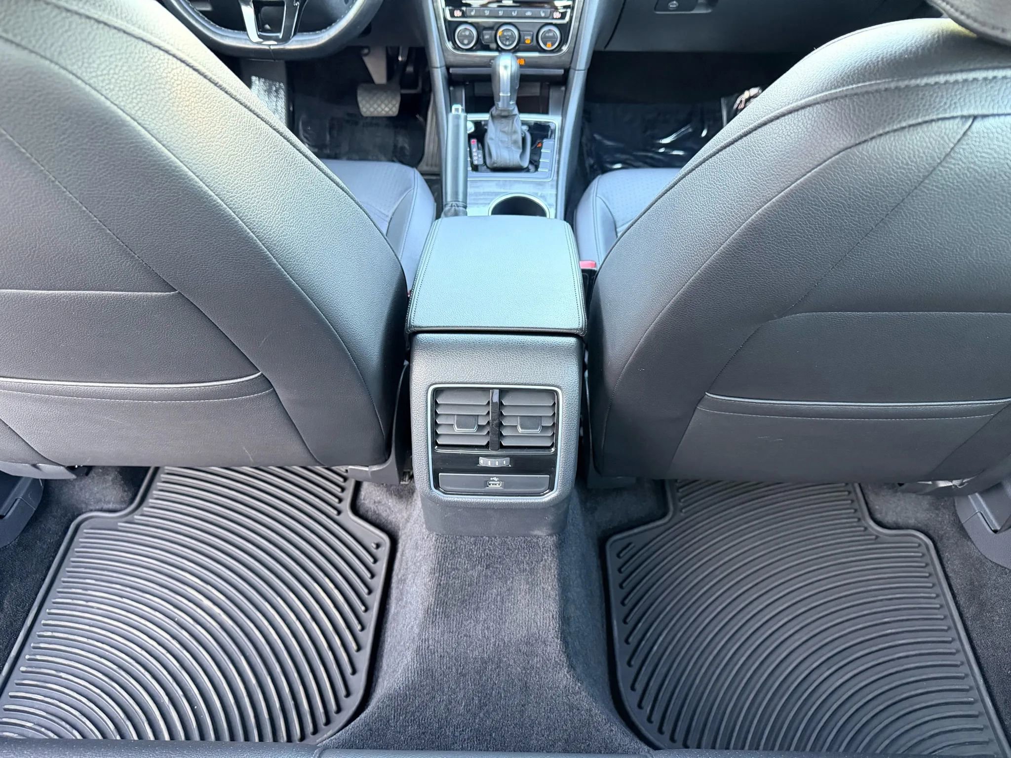 Used 2017 Volkswagen Passat 1.8T SE w/ SE Lighting Package image 24