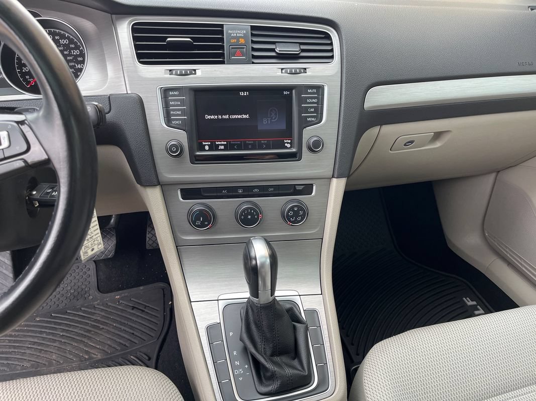 Used 2016 Volkswagen Golf S FWD image 12