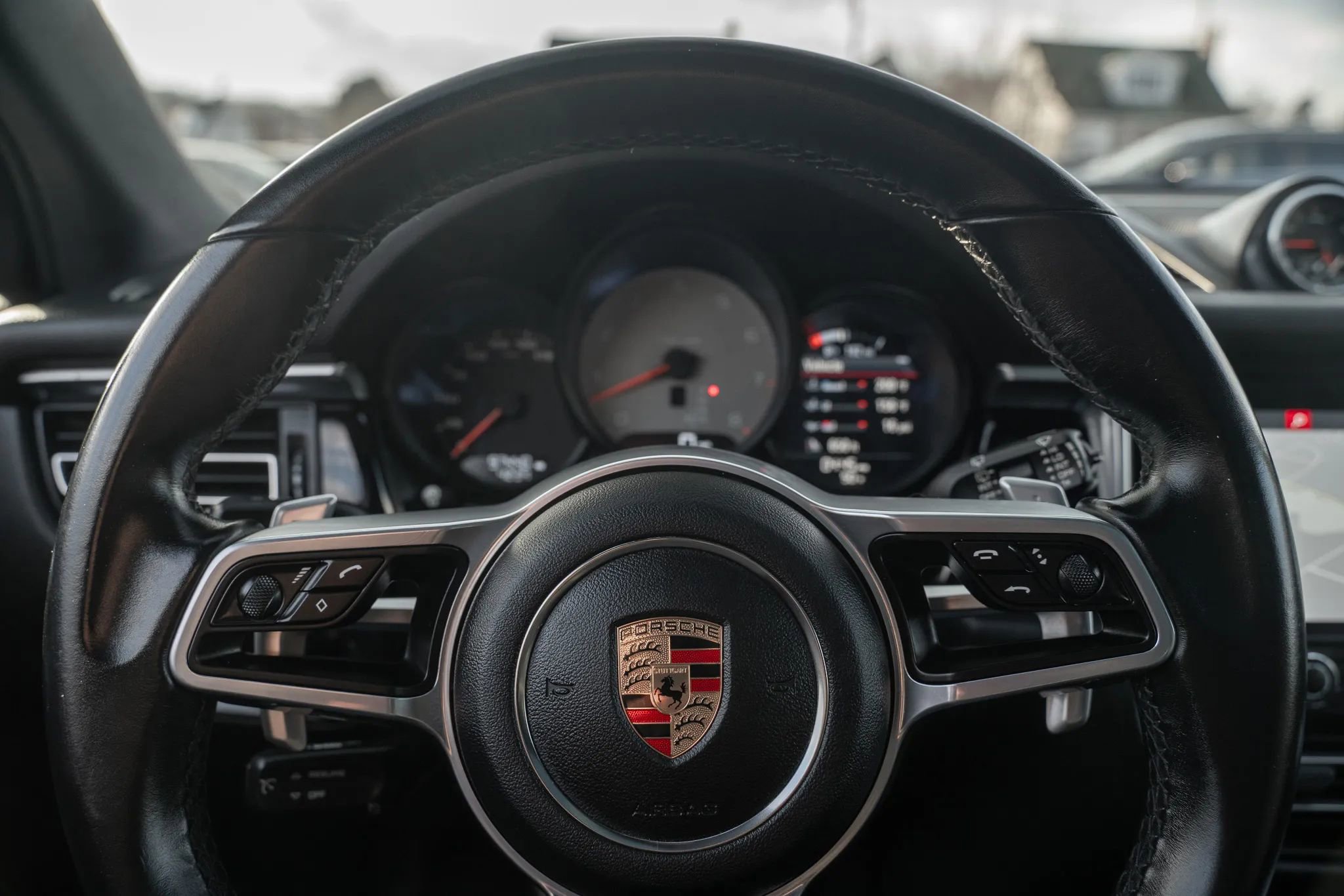 Used 2020 Porsche Macan S image 23