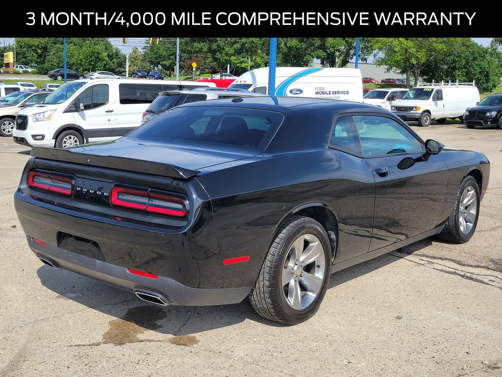 Used 2019 Dodge Challenger SXT RWD image 4
