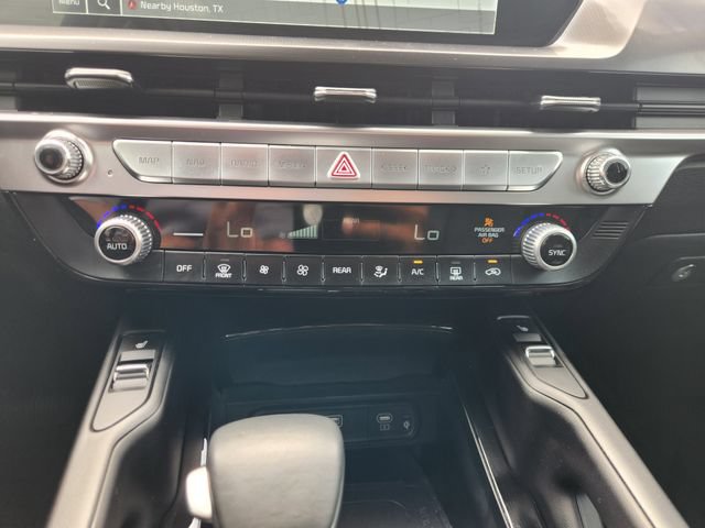 Used 2025 Kia Telluride S FWD image 18