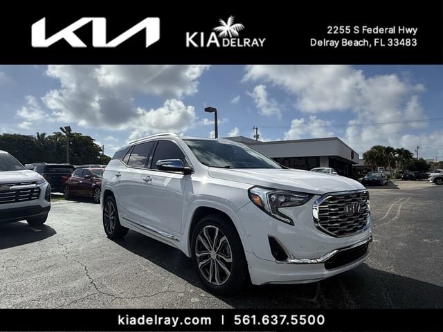 Used 2020 GMC Terrain Denali w/ Denali Premium Package FWD image 1