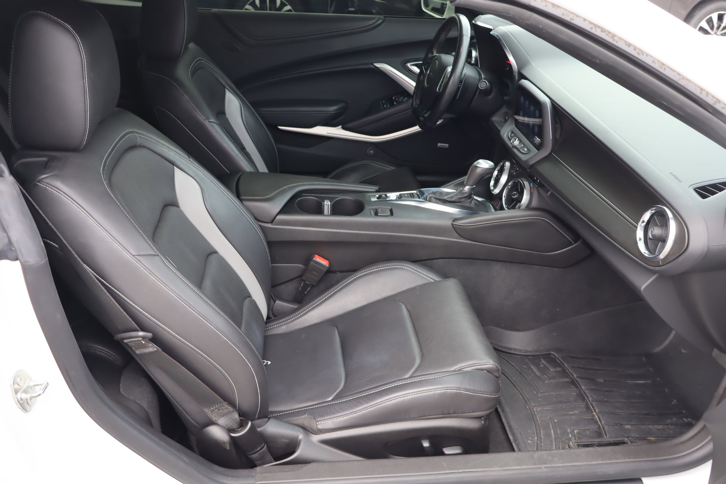 Used 2022 Chevrolet Camaro LT w/ RS Package image 31