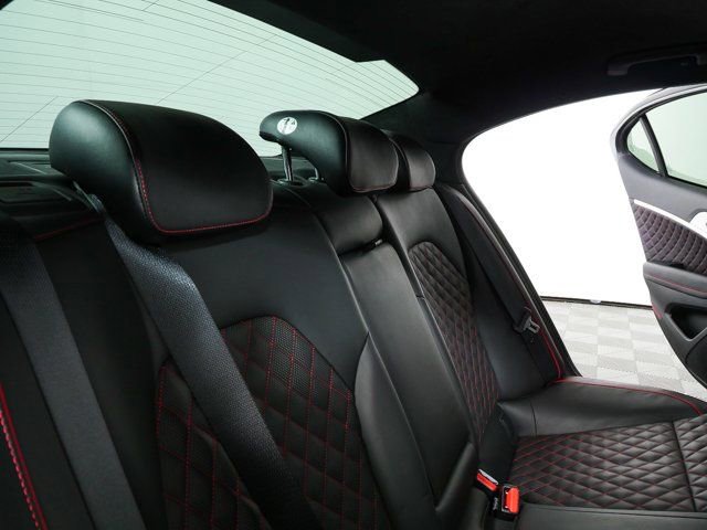 Used 2019 Genesis G70 3.3T Advanced w/ Sport Package image 23