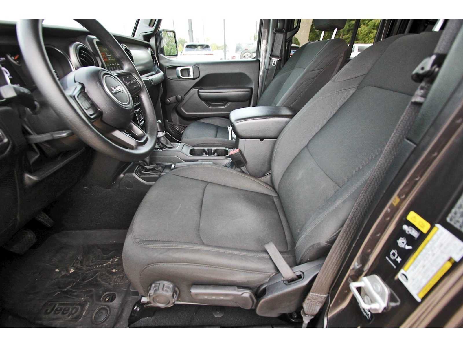Used 2022 Jeep Gladiator Sport AWD/4WD image 10