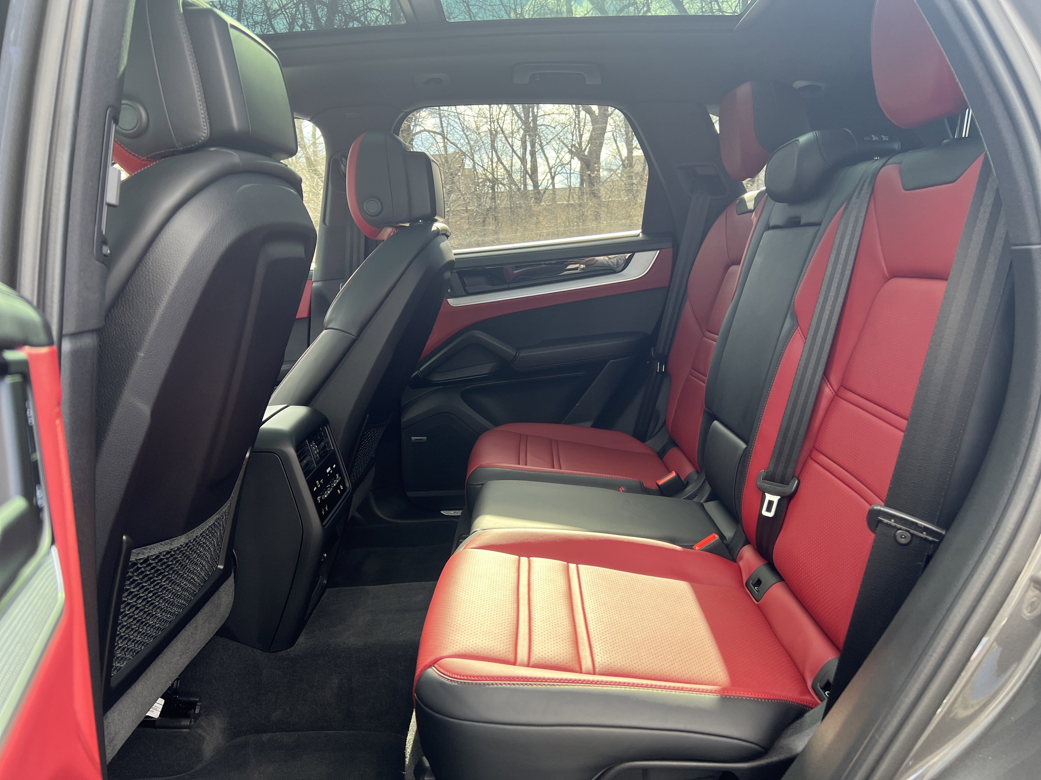 Used 2024 Porsche Cayenne image 26