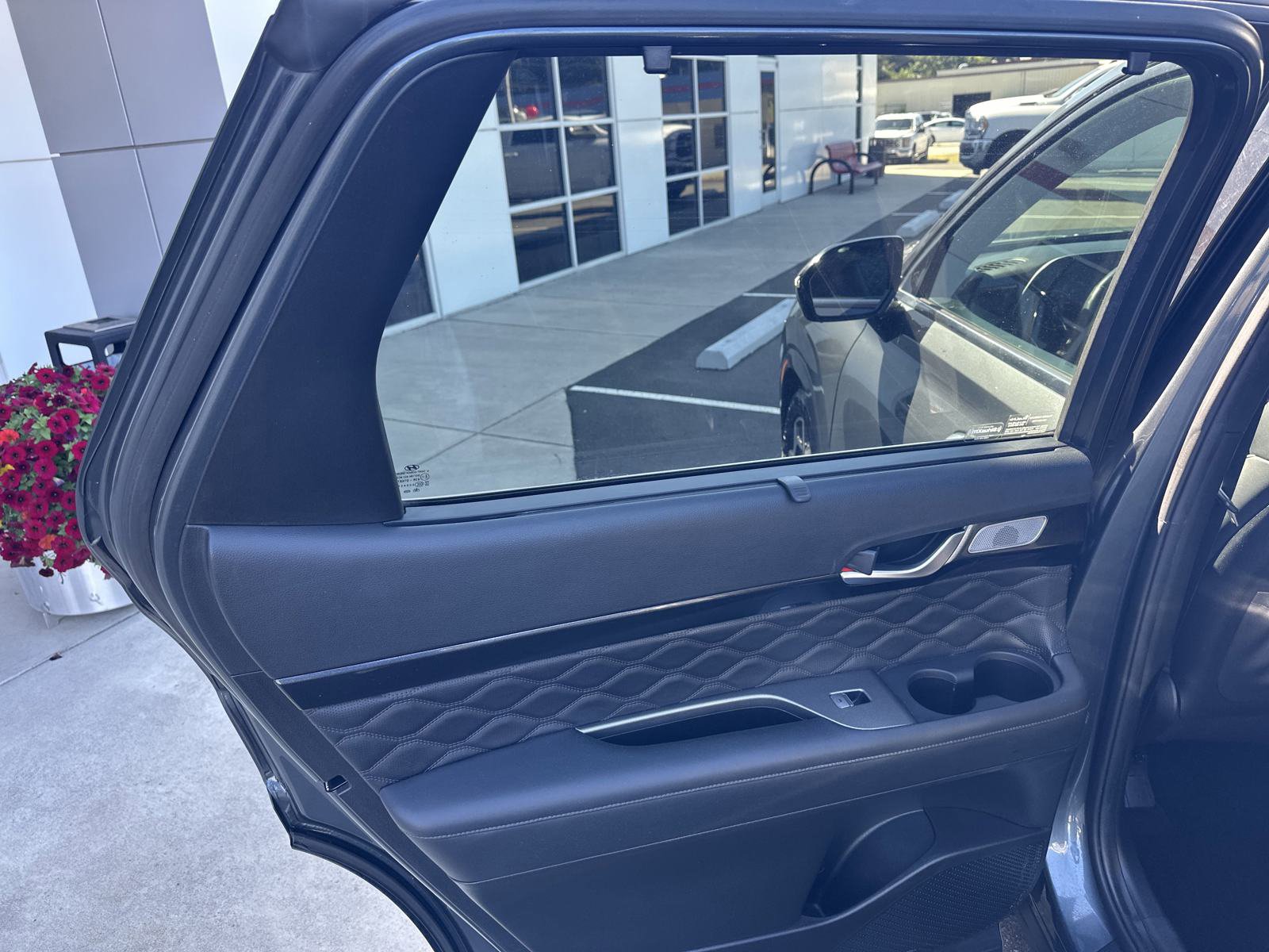 Used 2021 Hyundai Palisade Calligraphy image 25