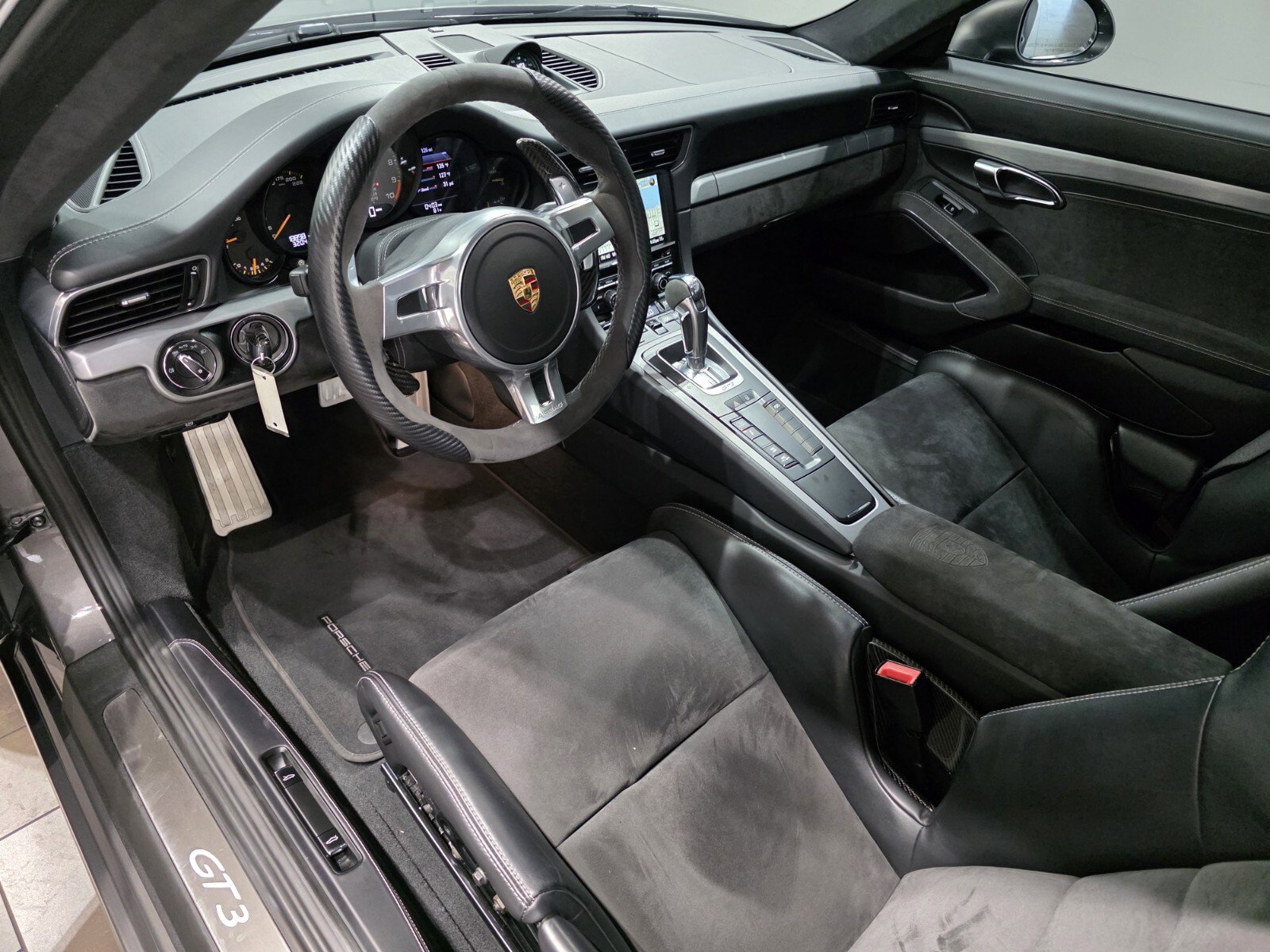 Used 2015 Porsche 911 GT3 image 7