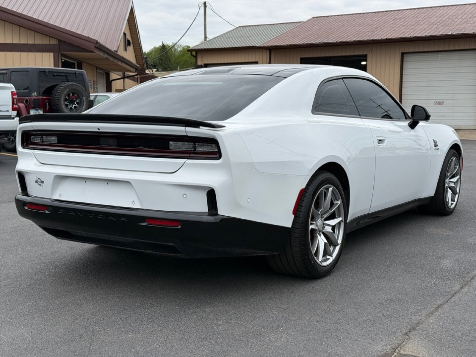 Used 2025 Dodge Charger Daytona Scat Pack w/ Track Pack AWD/4WD image 8