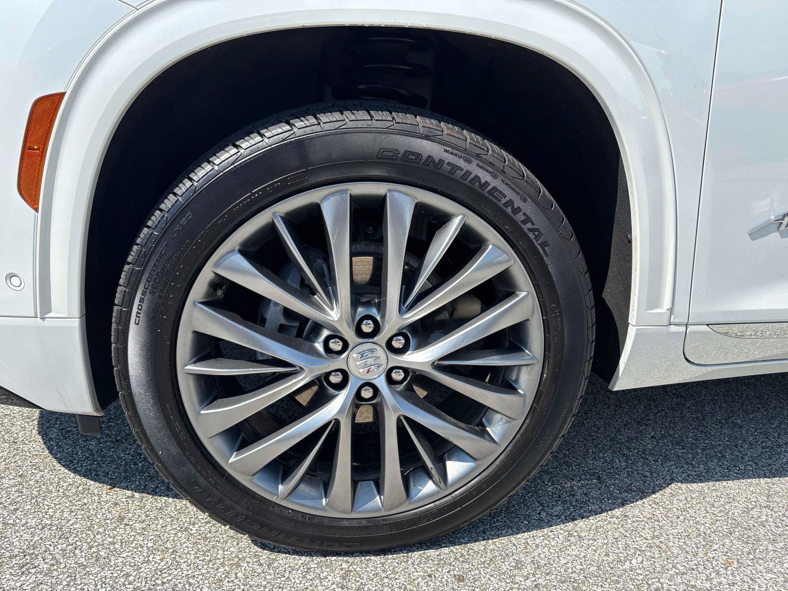 Used 2025 Buick Enclave Avenir w/ Super Cruise Package AWD/4WD image 9