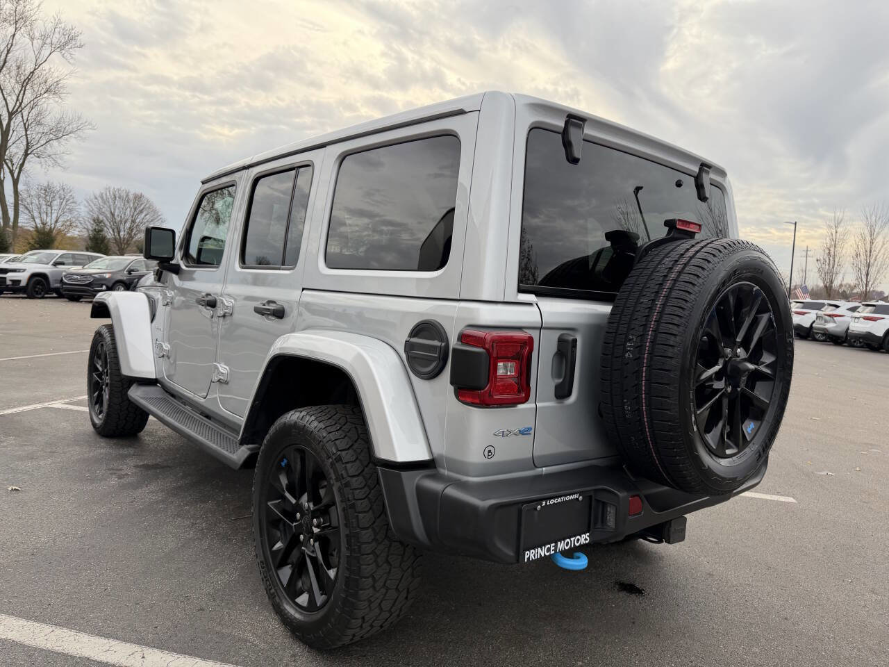 Used 2023 Jeep Wrangler Unlimited Sahara w/ Cold Weather Group image 6