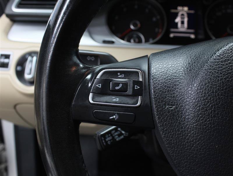 Used 2013 Volkswagen CC Sport FWD image 11