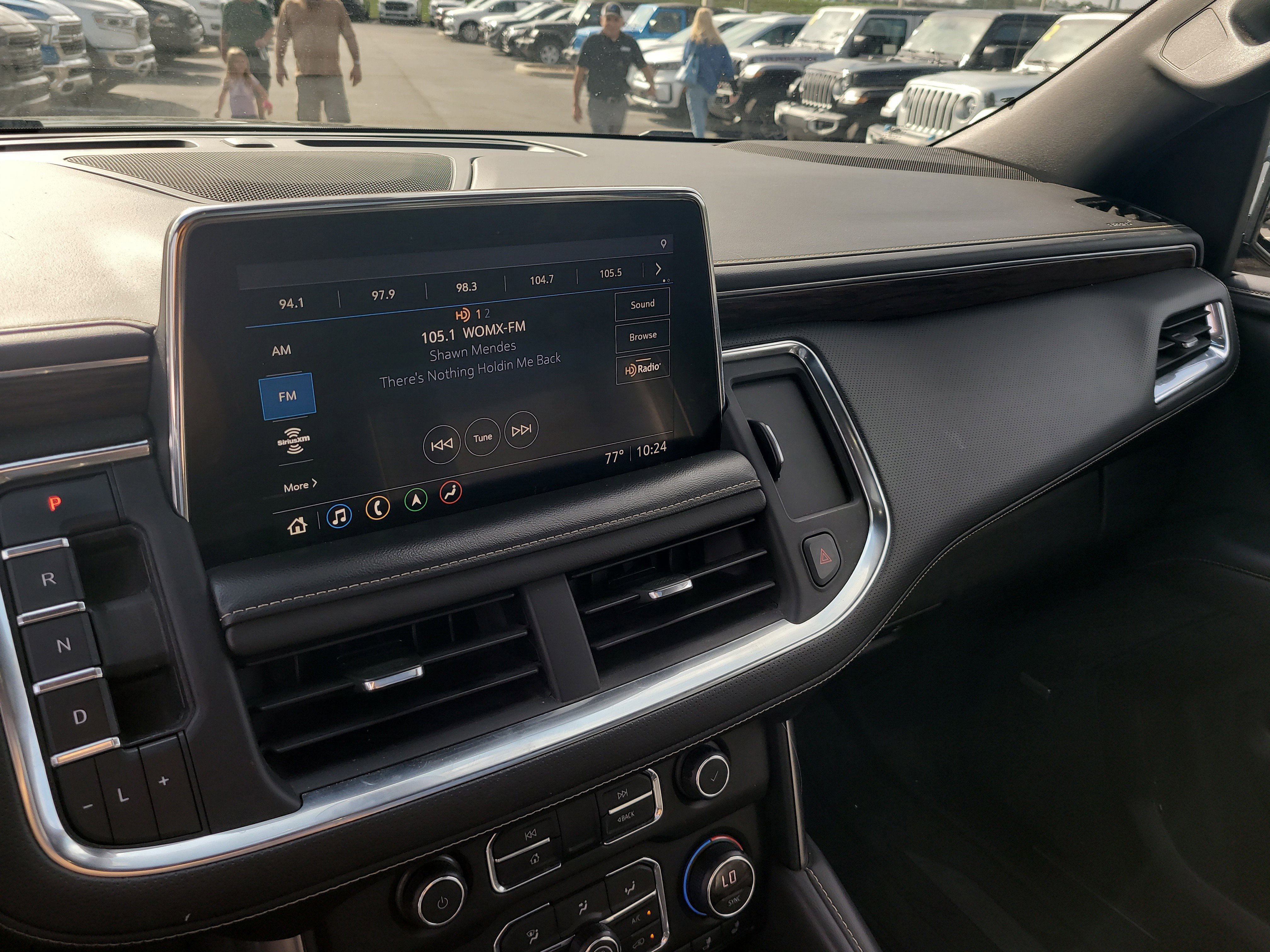 Used 2021 Chevrolet Suburban Premier w/ Premium Package image 21