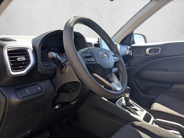 New 2026 Hyundai Venue SE image 3