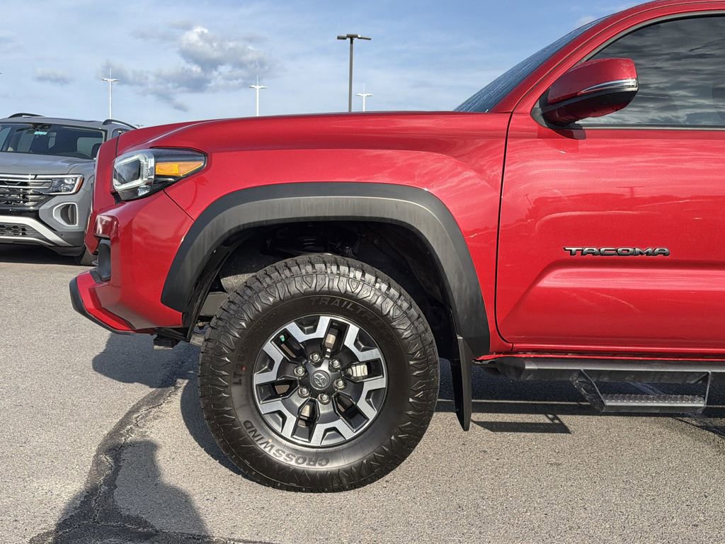 Used 2021 Toyota Tacoma TRD Off-Road AWD/4WD image 9