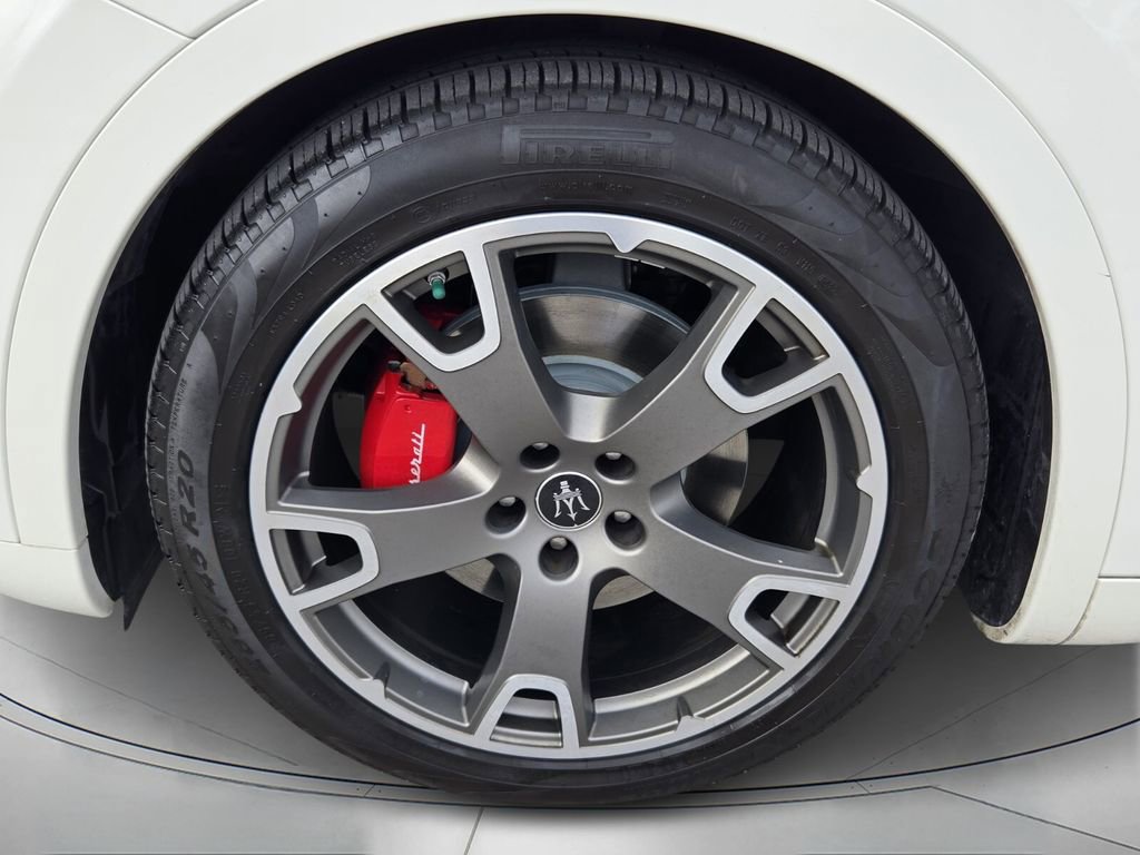 Used 2023 Maserati Levante GT image 9