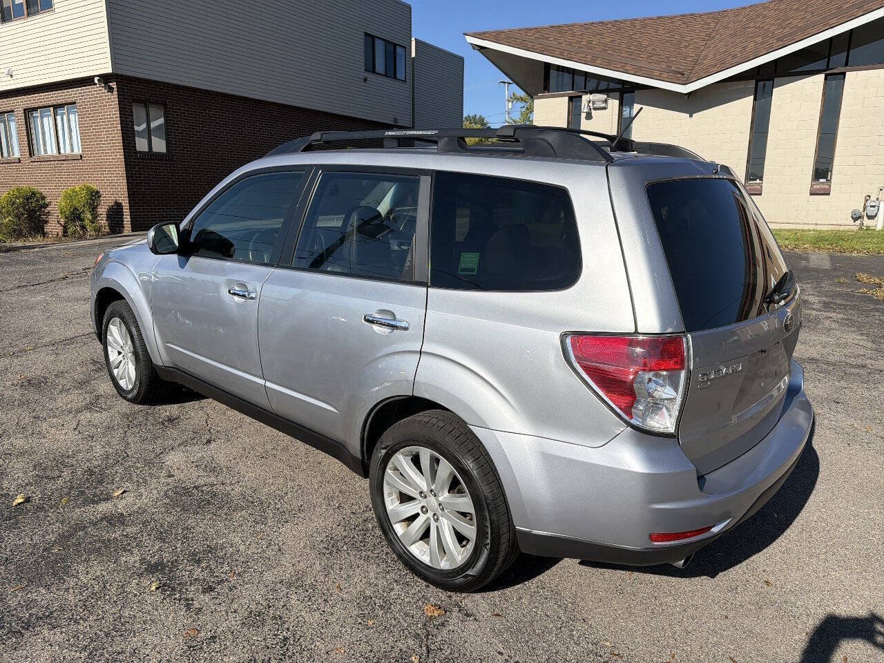 Used 2013 Subaru Forester 2.5X Limited AWD/4WD image 17